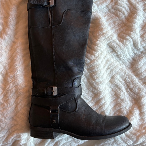 Black Knee-High Leather Boots - Picture 2 of 5